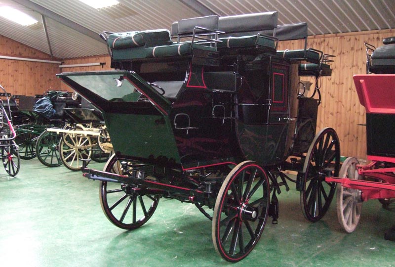 Carriage restored by fenix Carriages